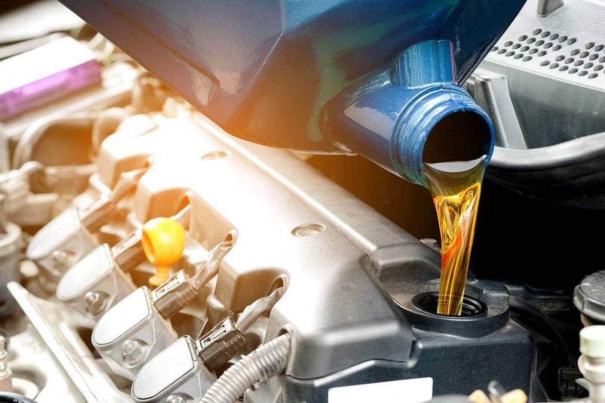 Автомобильное масло – когда его менять